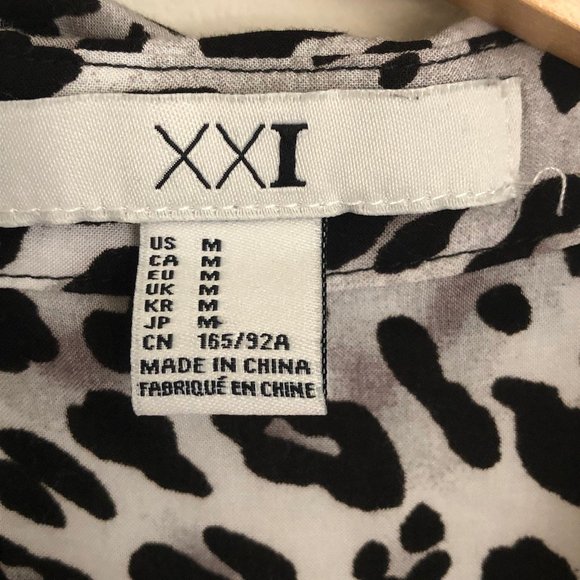 Forever 21 | Leopard Print Sleeveless Blouse - Picture 2 of 4